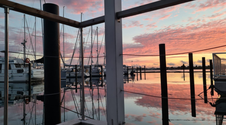 Hausboot-Aussicht-Terrasse Wolken