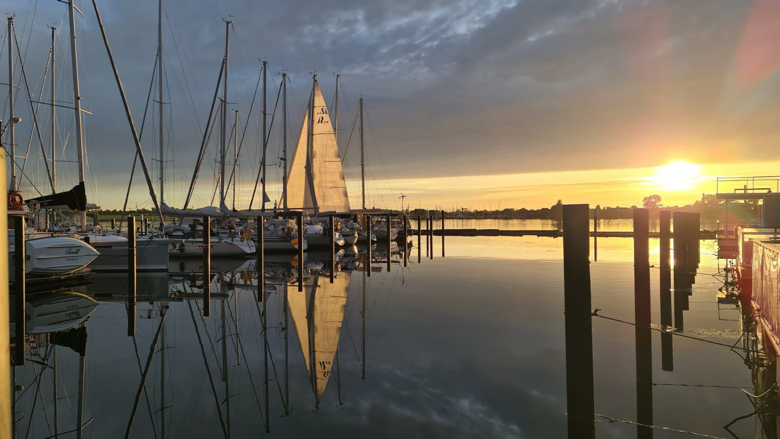 Hausboot Sonnenuntergang Hafen 2